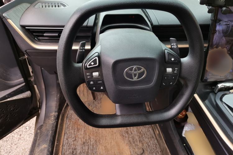 Used Toyota bZ3 2024 517 km Elite PRO Steering Wheel