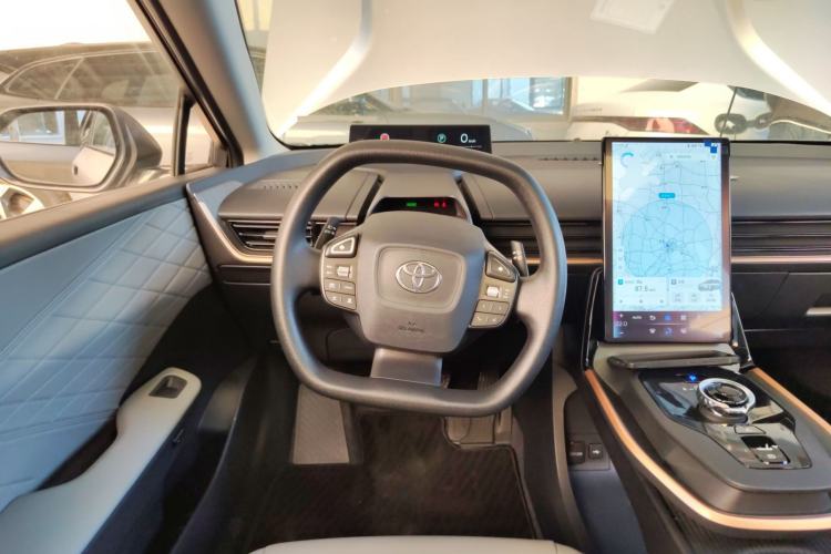 Used Toyota bZ3 2024 517 km Elite PRO Steering Wheel