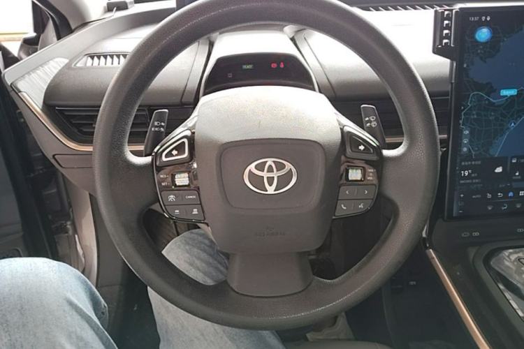 Used Toyota bZ3 2024 517 km Elite PRO Steering Wheel