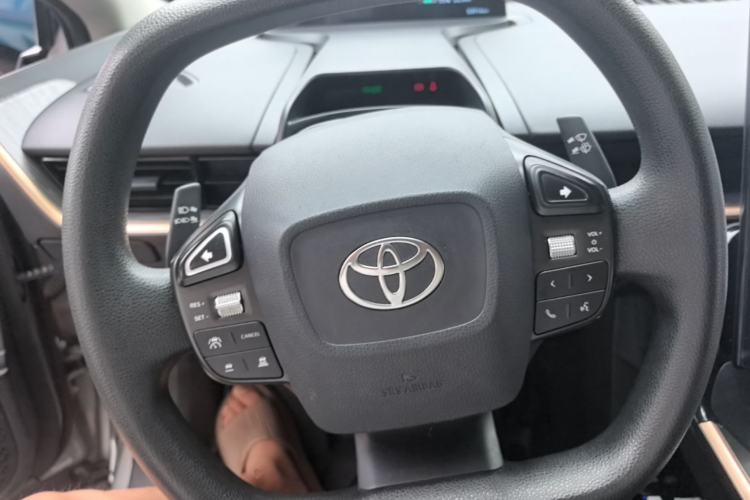 Used Toyota bZ3 2024 517 km Elite PRO Steering Wheel