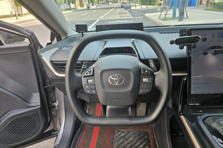 Used Toyota bZ3 2024 517 km Elite PRO Steering Wheel