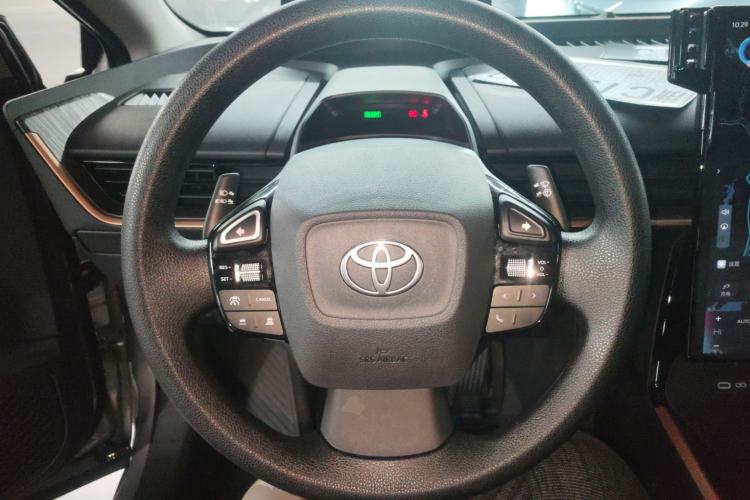 Used Toyota bZ3 2024 517 km Elite PRO Steering Wheel