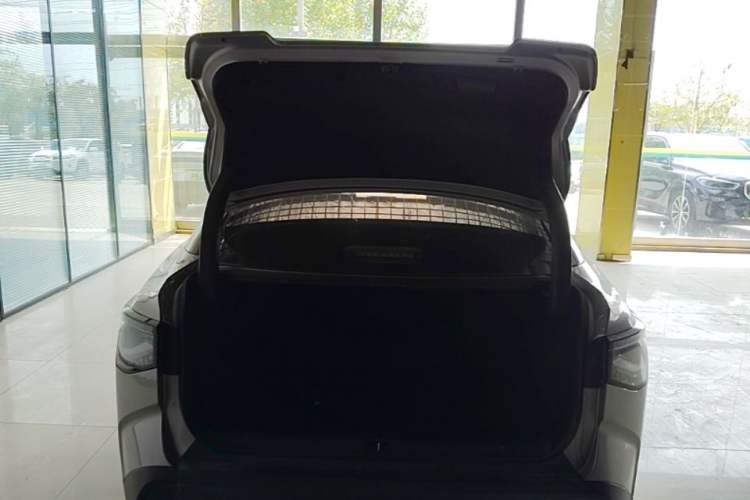 Used Toyota bZ3 2024 517 km Elite PRO Trunk