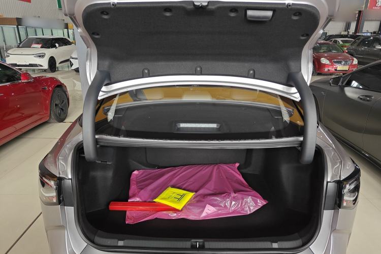Used Toyota bZ3 2024 517 km Elite PRO Trunk