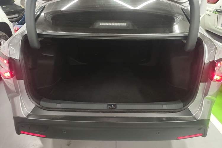 Used Toyota bZ3 2024 517 km Elite PRO Trunk