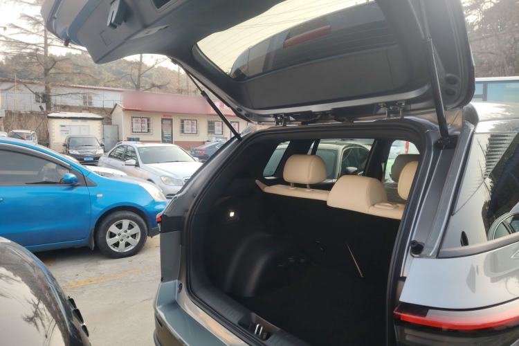 Used Toyota bZ3 2024 616 km Long-Range PRO Trunk