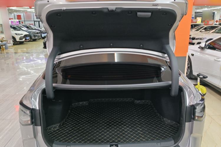 Used Toyota bZ3 2024 517 km Elite PRO Trunk