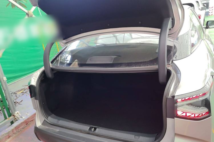 Used Toyota bZ3 2024 517 km Elite PRO Trunk