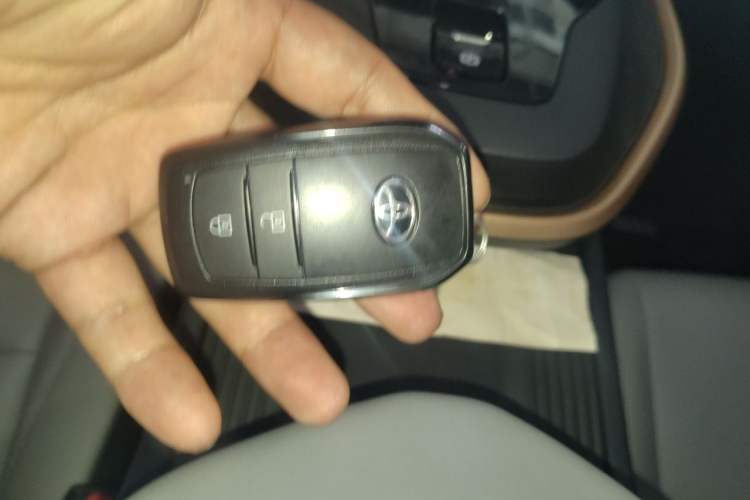 Used Toyota bZ3 2024 517 km Elite PRO Vehicle Key