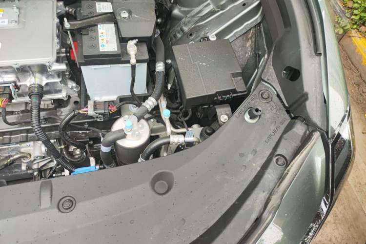Used Toyota bZ3 2024 517 km Elite PRO Engine Bay Left