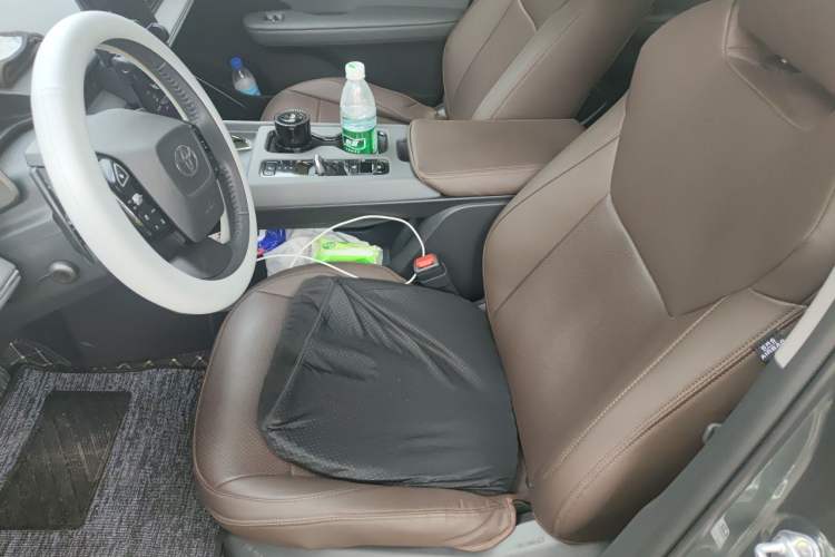 Used Toyota bZ3 2024 517 km Elite PRO Left Front Seat