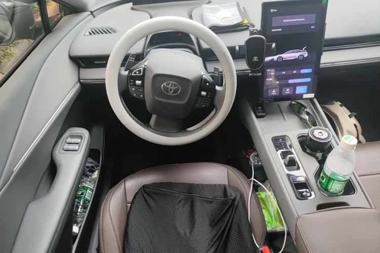Used Toyota bZ3 2024 517 km Elite PRO Steering Wheel