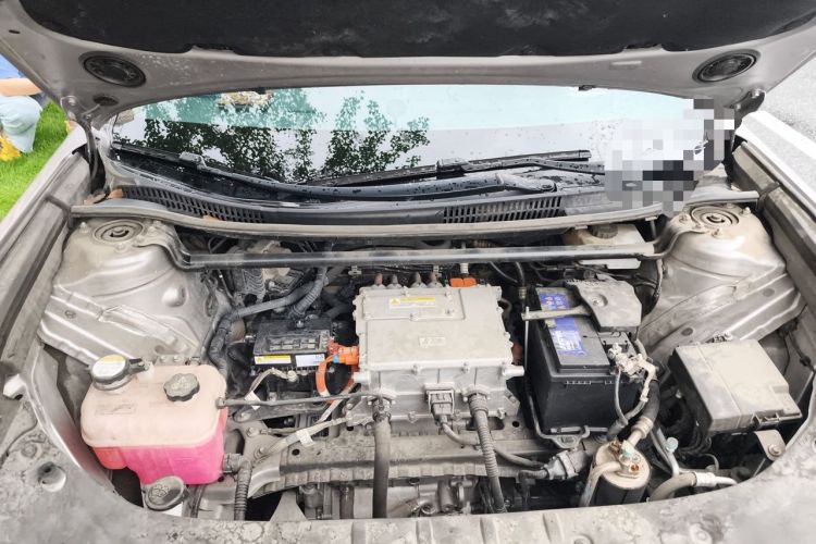 Used Toyota bZ3 2024 517 km Elite PRO Engine Bay
