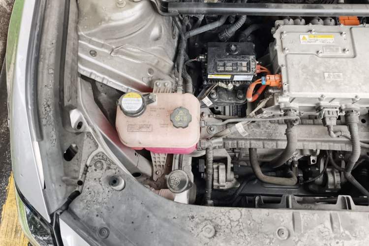 Used Toyota bZ3 2024 517 km Elite PRO Engine Bay Right