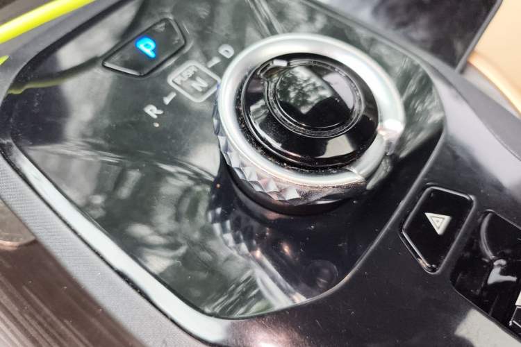 Used Toyota bZ3 2024 517 km Elite PRO Gear Lever