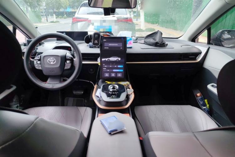 Used Toyota bZ3 2024 517 km Elite PRO Interior 2