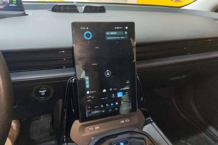 Used Toyota bZ3 2024 517 km Elite PRO Audio And AC Panel