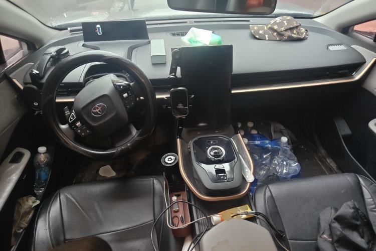 Used Toyota bZ3 2024 517 km Elite PRO Center Console
