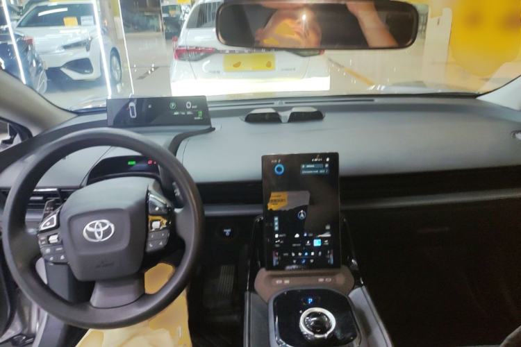 Used Toyota bZ3 2024 517 km Elite PRO Center Console