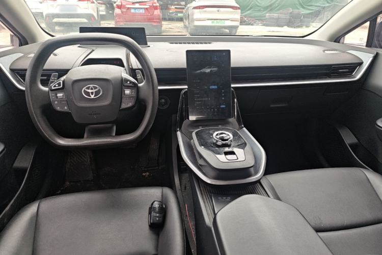 Used Toyota bZ3 2024 517 km Elite PRO Center Console