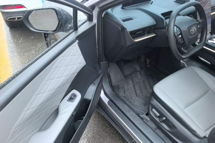 Used Toyota bZ3 2024 517 km Elite PRO Driver Seat