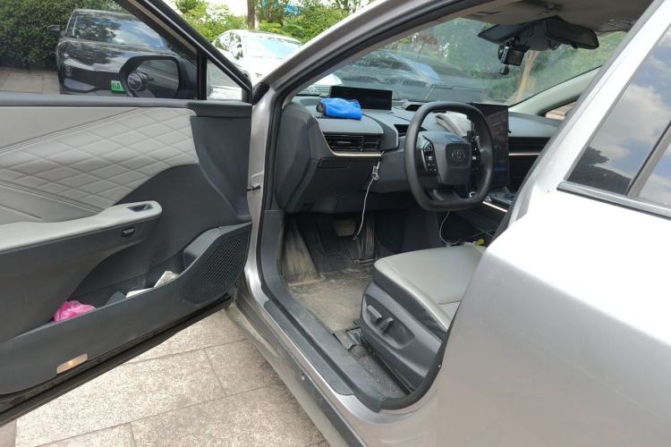 Used Toyota bZ3 2024 517 km Elite PRO Driver Seat