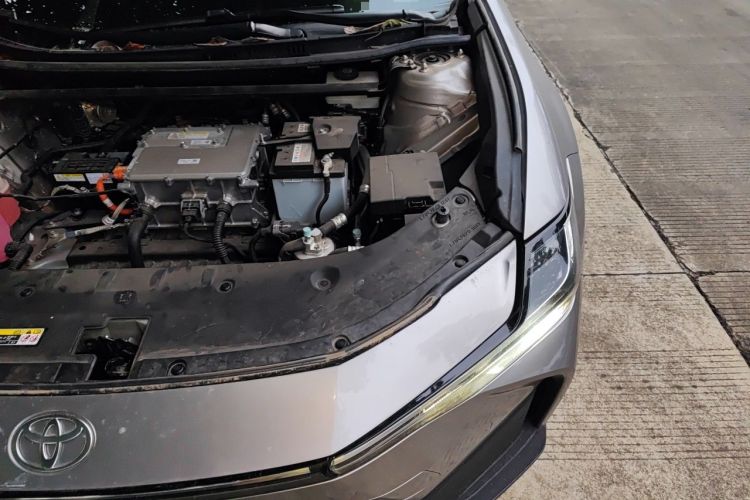 Used Toyota bZ3 2024 517 km Elite PRO Engine Bay Left