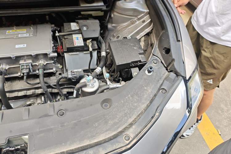 Used Toyota bZ3 2024 517 km Elite PRO Engine Bay Left
