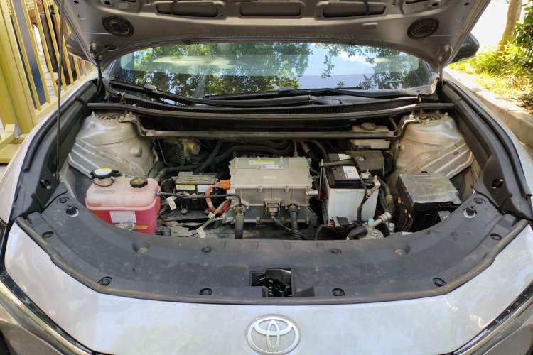 Used Toyota bZ3 2024 517 km Elite PRO Engine Bay