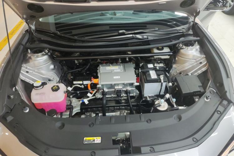 Used Toyota bZ3 2024 517 km Elite PRO Engine Bay