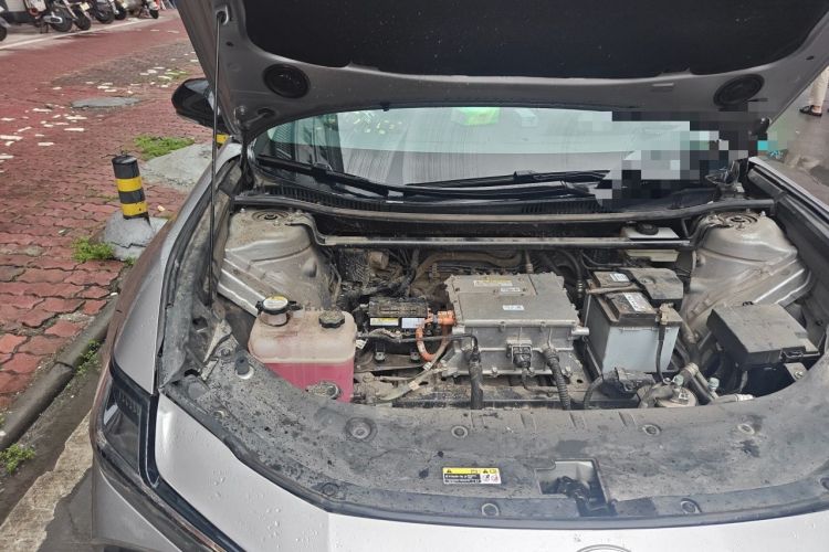 Used Toyota bZ3 2024 517 km Elite PRO Engine Bay Right