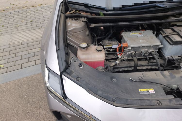 Used Toyota bZ3 2024 517 km Elite PRO Engine Bay Right