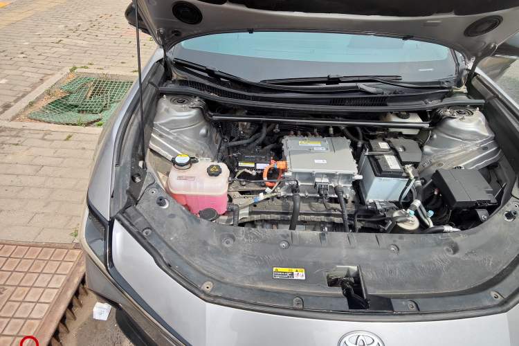 Used Toyota bZ3 2024 517 km Elite PRO Engine Bay Right