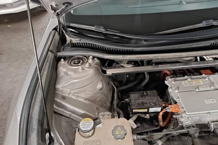 Used Toyota bZ3 2024 616 km Long-Range PRO Engine Bay Right