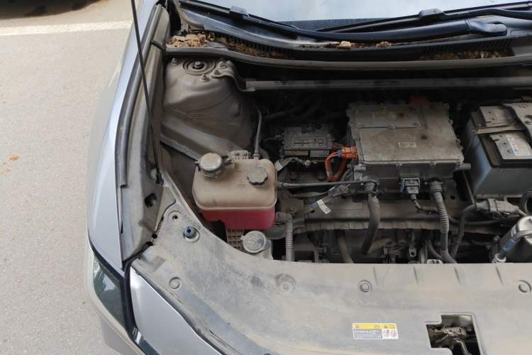 Used Toyota bZ3 2024 517 km Elite PRO Engine Bay Right