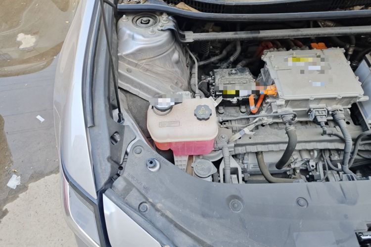 Used Toyota bZ3 2024 517 km Elite PRO Engine Bay Right