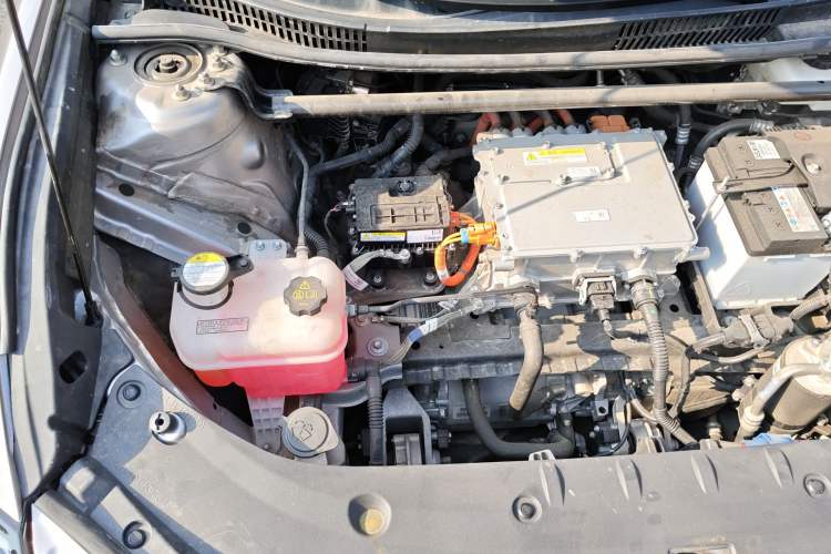 Used Toyota bZ3 2024 517 km Elite PRO Engine Bay Right