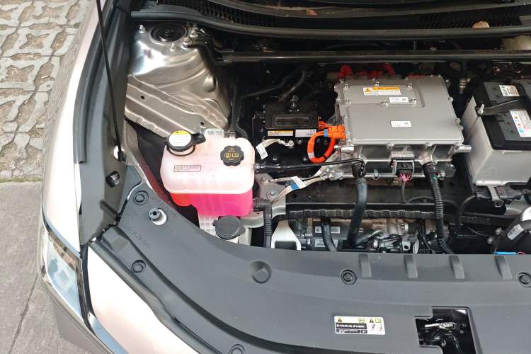 Used Toyota bZ3 2024 517 km Elite PRO Engine Bay Right