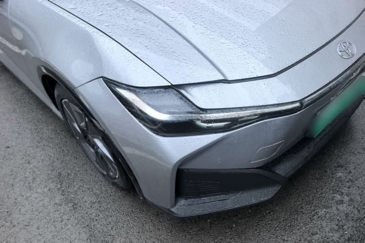 Used Toyota bZ3 2024 517 km Elite PRO Front Right 45 Deg