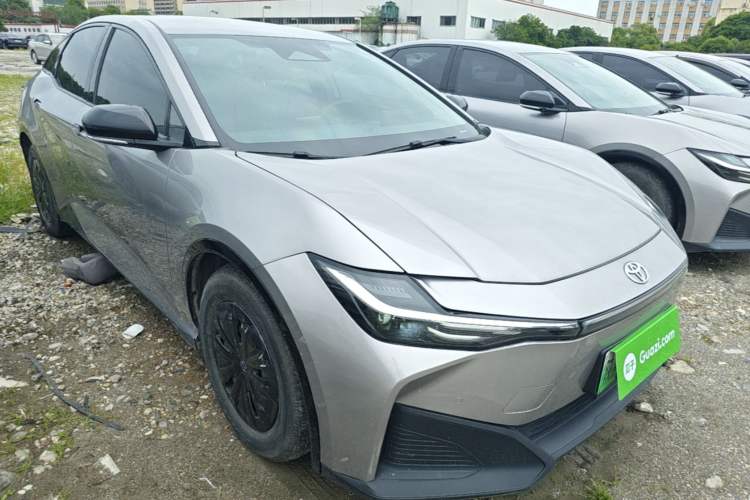 Used Toyota bZ3 2024 517 km Elite PRO Front Right 45 Deg