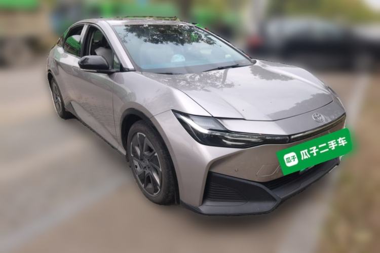Used Toyota bZ3 2024 517 km Elite PRO Front Right 45 Deg