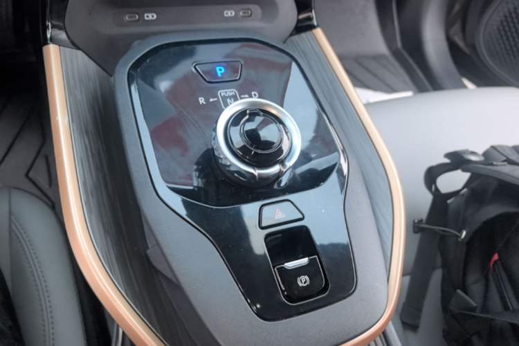 Used Toyota bZ3 2024 517 km Elite PRO Gear Lever