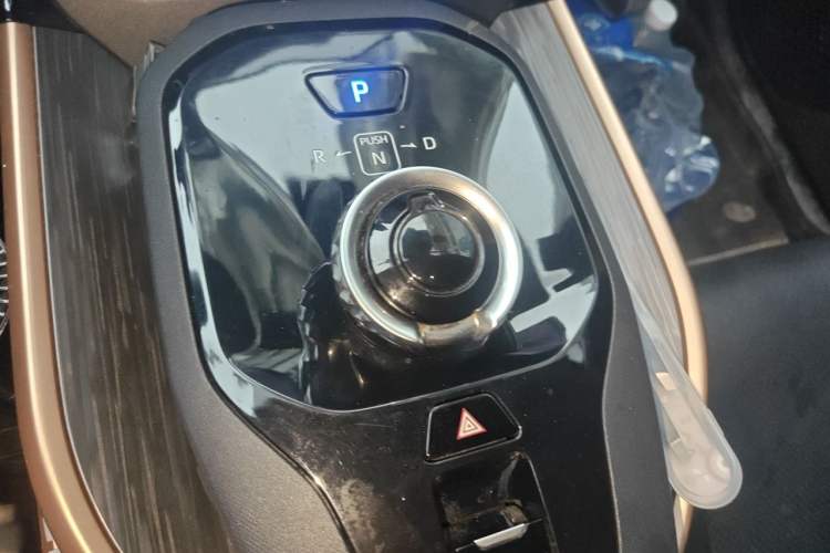 Used Toyota bZ3 2024 517 km Elite PRO Gear Lever