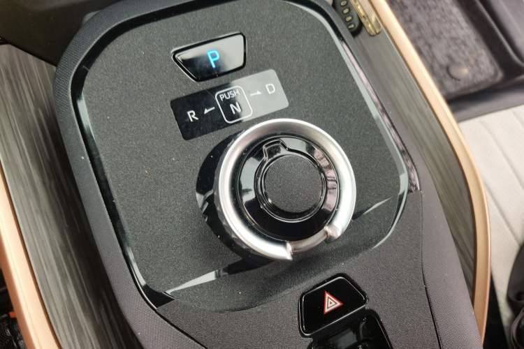 Used Toyota bZ3 2024 517 km Elite PRO Gear Lever