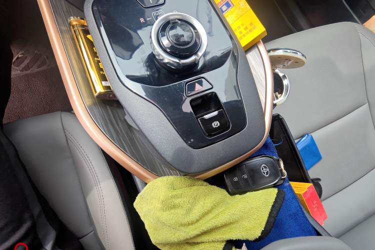 Used Toyota bZ3 2024 517 km Elite PRO Gear Lever