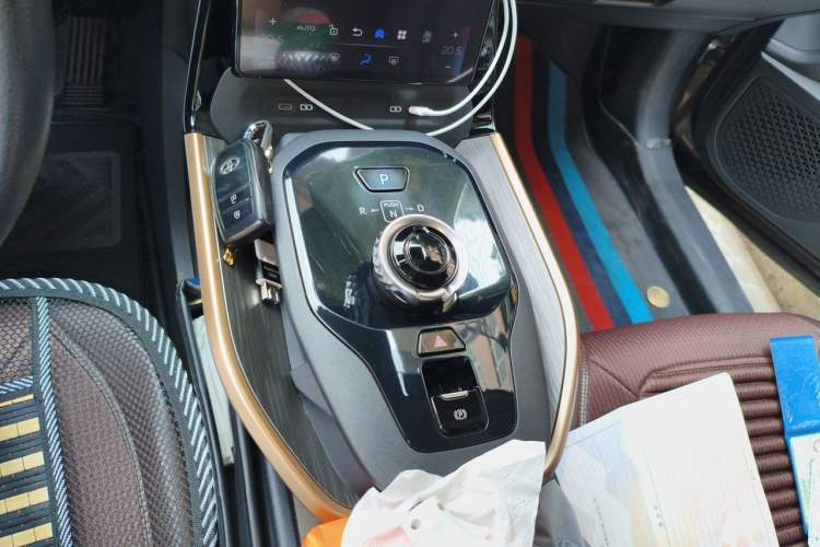 Used Toyota bZ3 2024 517 km Elite PRO Gear Lever