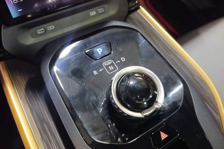 Used Toyota bZ3 2024 517 km Elite PRO Gear Lever