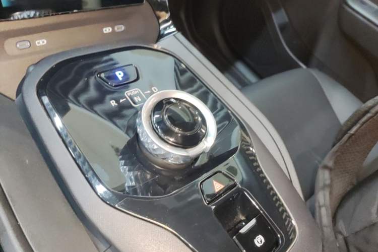 Used Toyota bZ3 2024 517 km Elite PRO Gear Lever