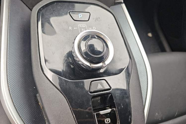 Used Toyota bZ3 2024 517 km Elite PRO Gear Lever