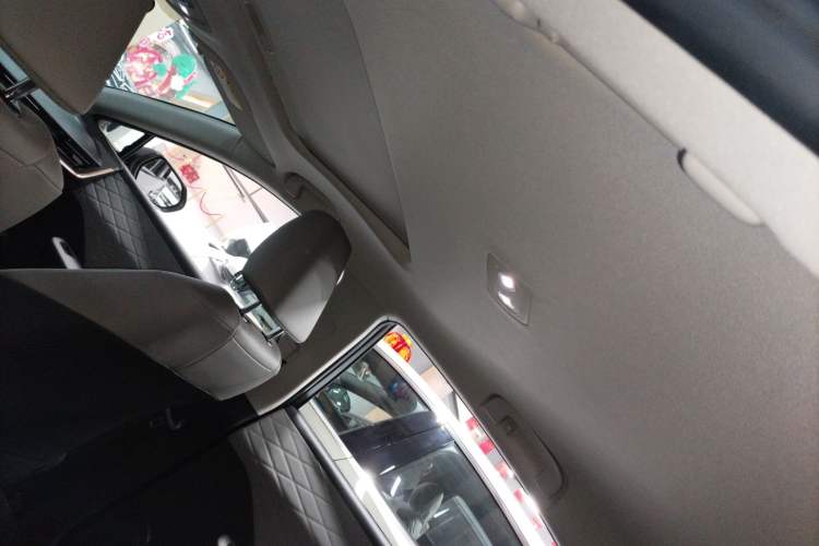 Used Toyota bZ3 2024 517 km Elite PRO Headliner